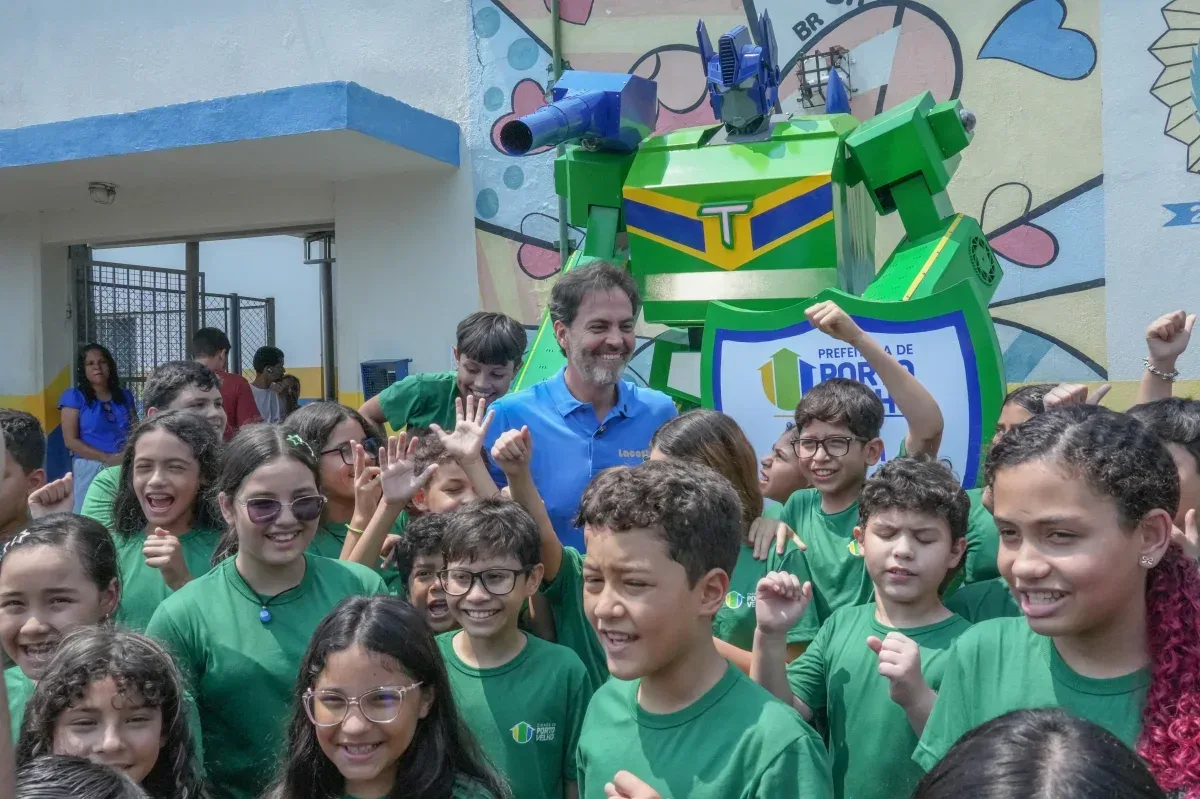 Prefeitura amplia monitoramento das escolas municipais com robô de inteligência artificial Prefeitura amplia monitoramento das escolas municipais com robô de inteligência artificial