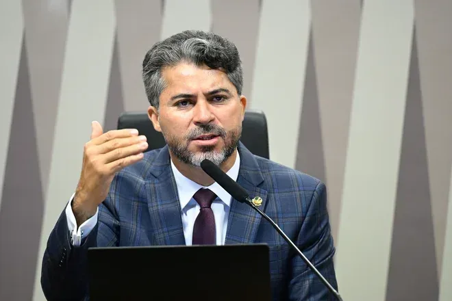 Hildon aparece em segundo lugar no agregador Inteligov/EXAME, com 25,6%