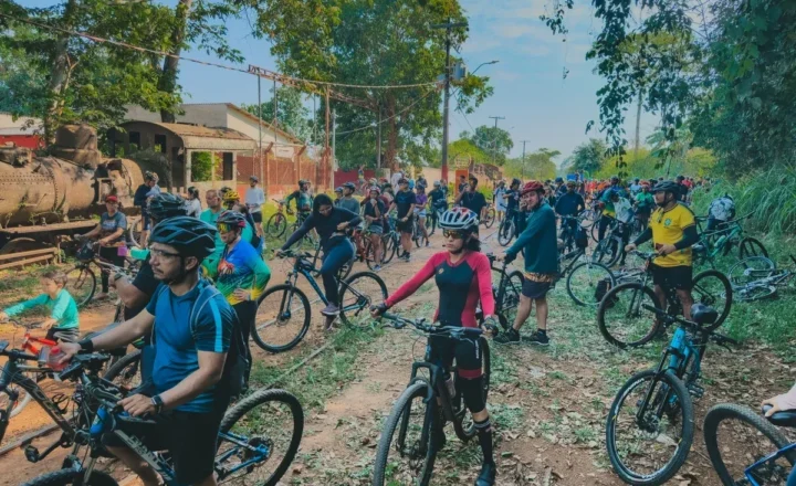 Bike Tour reúne famílias em passeio pela história e pelas paisagens