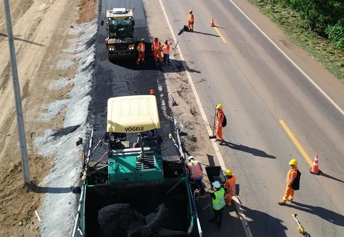 Nova 364 eleva pista e corrige ponto crítico de aquaplanagem Nova 364 eleva pista e corrige ponto crítico de aquaplanagem