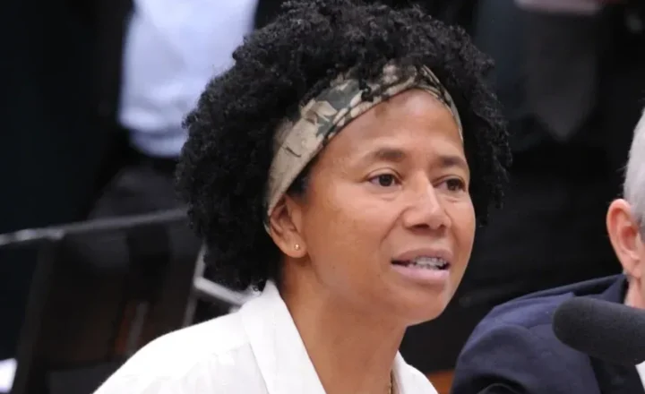 Sílvia Cristina assinou a CPMI do banco Master e cobra presidente do Senado