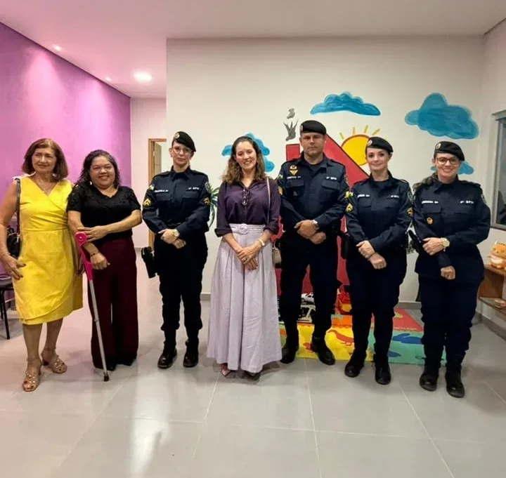 Participantes de encontro sobre a atuação interinstitucional na proteção das mulheres.