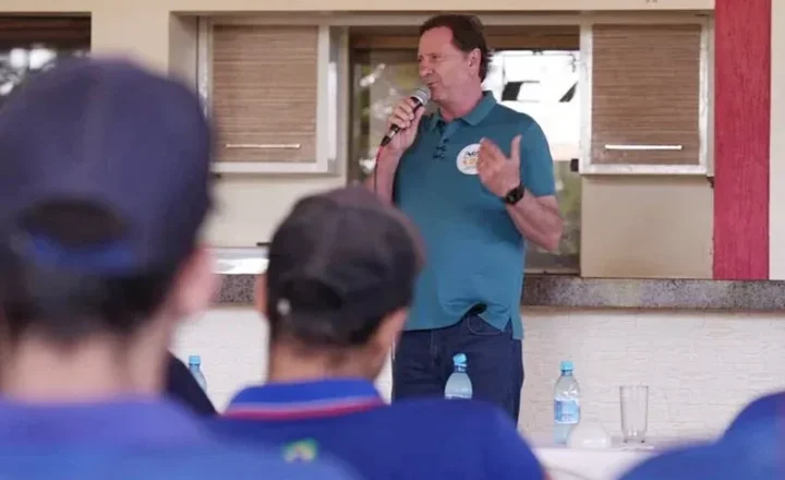Em Vilhena, Acir intensifica campanha, cobra voto consciente e defende industrialização de Rondônia