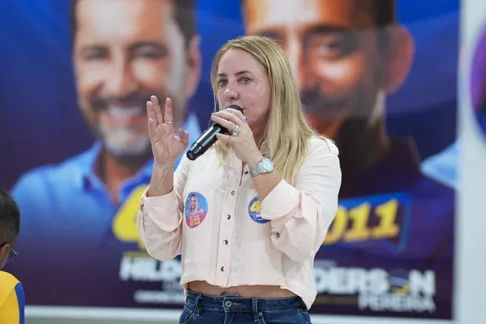 Com ‘Pé na Estrada’, Ieda Chaves percorre Pimenta Bueno e Espigão D`Oeste e tem contato direto com eleitores