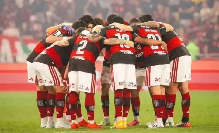 Flamengo bate Bragantino e abre três pontos para o Palmeiras na ponta