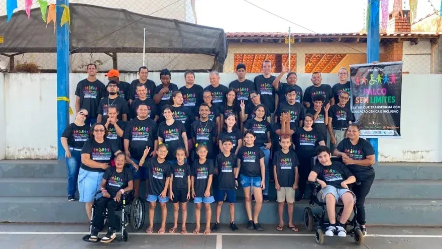 Palco Sem Limites leva teatro às escolas de Rolim de Moura e promove inclusão Palco Sem Limites leva teatro às escolas de Rolim de Moura e promove inclusão