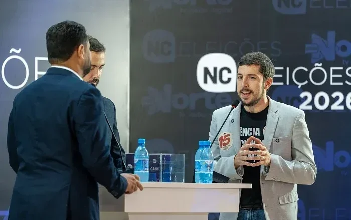RESPEITO PRESENTE Pedro Abib enfrenta debate da TV Norte enquanto quatro candidatos viram as costas para Rondônia