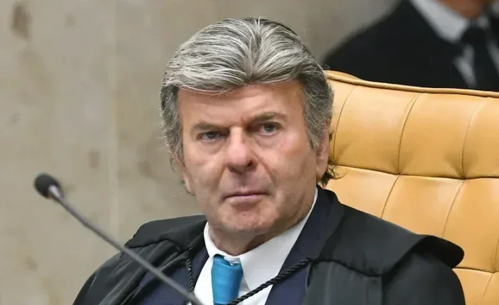 Fux suspende decisão de Dino e manda retirar posts sobre Nossa Senhora Aparecida