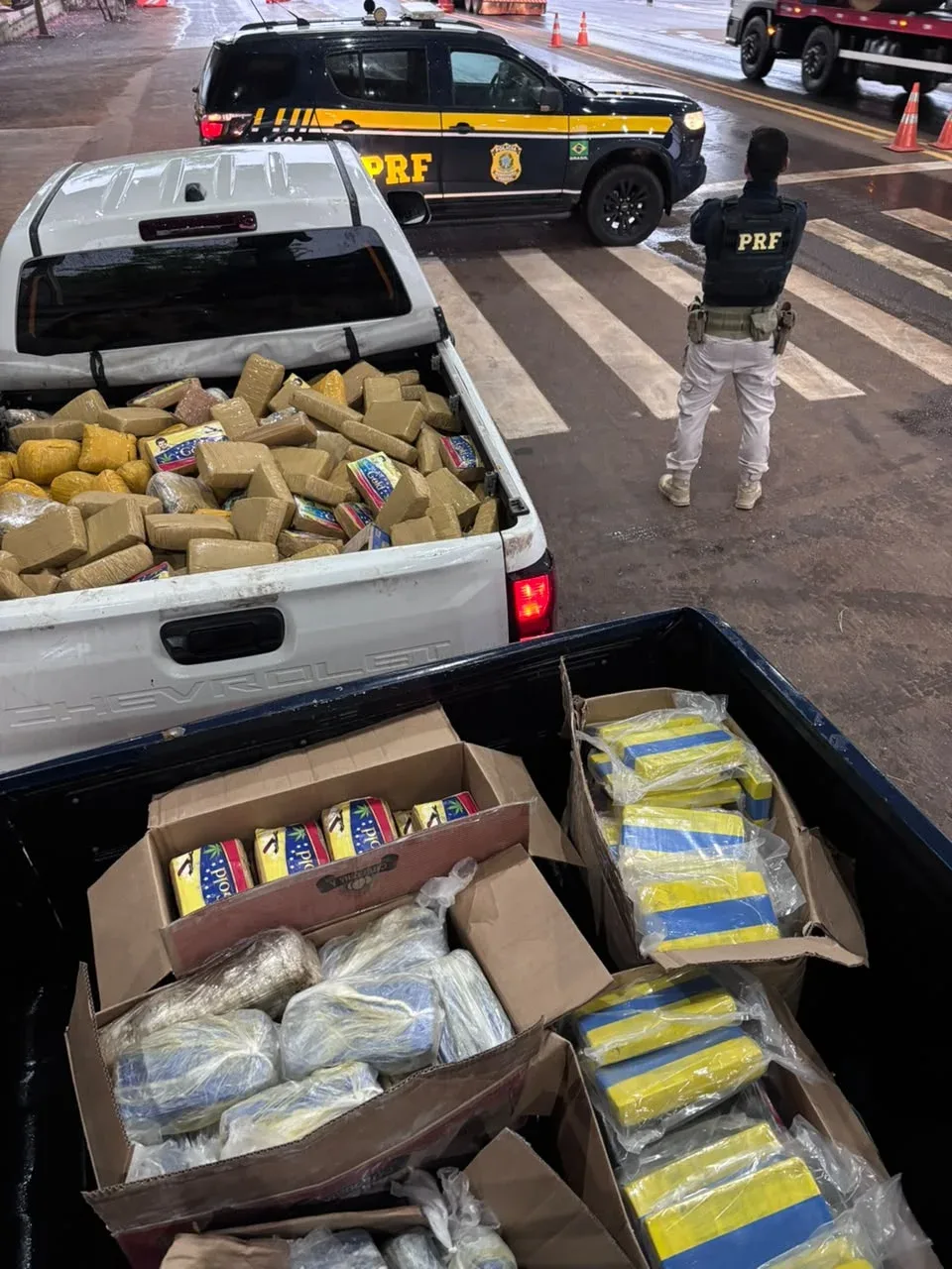 PRF apreende carregamento de drogas transportado em carreta na BR-364, em Pimenta Buena/RO