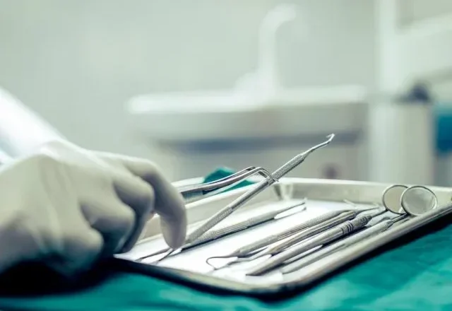 Atuação Coletiva: Defensoria e Ministério Público atuam em defesa de centenas de clientes lesados por clínica odontológica