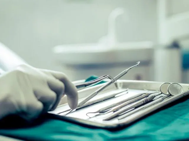 Atuação Coletiva: Defensoria e Ministério Público atuam em defesa de centenas de clientes lesados por clínica odontológica Atuação Coletiva: Defensoria e Ministério Público atuam em defesa de centenas de clientes lesados por clínica odontológica