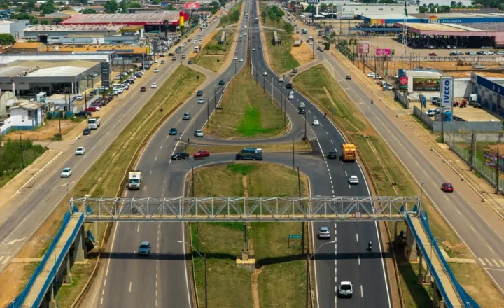 Equipes da Nova 364 promovem frente ampla de restauração da BR-364 em Porto Velho