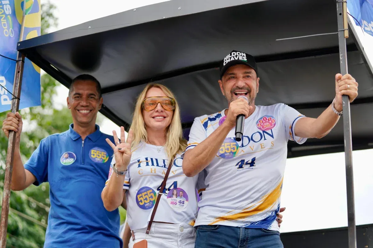 Carreata de Hildon Chaves reúne multidão e atravessa Porto Velho por mais de 4 horas Carreata de Hildon Chaves reúne multidão e atravessa Porto Velho por mais de 4 horas