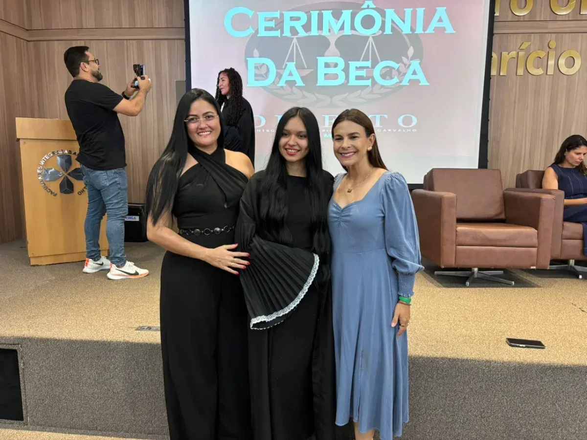 Cerimônia da Beca marca início da trajetória acadêmica de estudantes de Direito da FIMCA