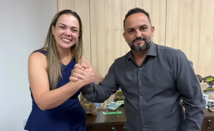 TÁ NA CONTA 💸: Cláudia de Jesus garante R$ 200 mil para modernizar laboratório municipal de Pimenteiras do Oeste