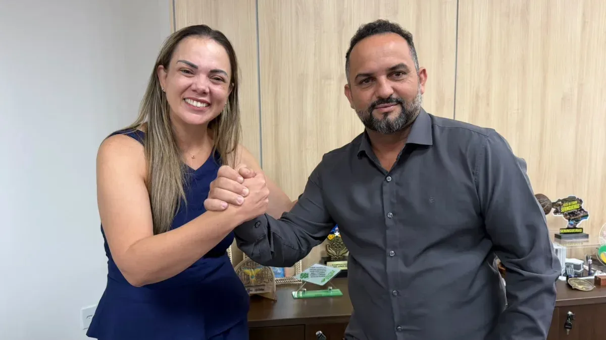 TÁ NA CONTA 💸: Cláudia de Jesus garante R$ 200 mil para modernizar laboratório municipal de Pimenteiras do Oeste