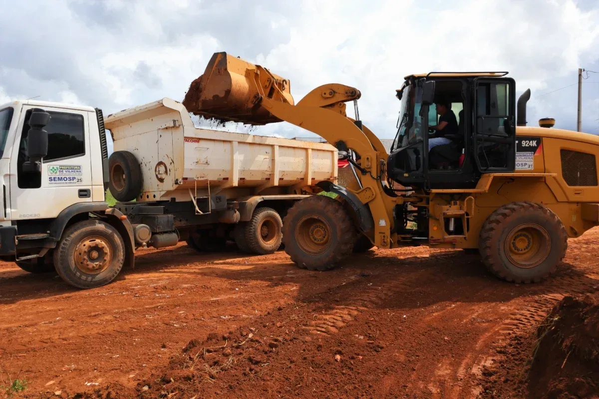 Prefeitura dá sequência aos trabalhos de limpeza urbana e anuncia fiscalização em novos bairros Prefeitura dá sequência aos trabalhos de limpeza urbana e anuncia fiscalização em novos bairros