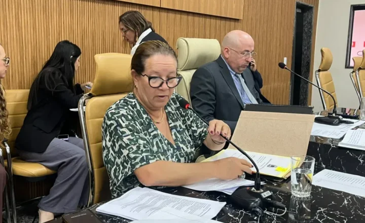 Vereadora e sindicalista Ellis Regina aguardam desfecho decisivo no STF em defesa do piso integral da Enfermagem municipal