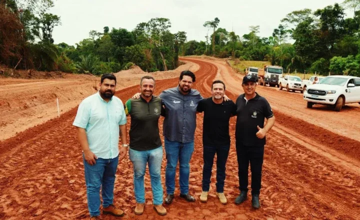 Alta Floresta: Jean Oliveira e diretor-geral do DER acompanham obra na Serra do Pialopes