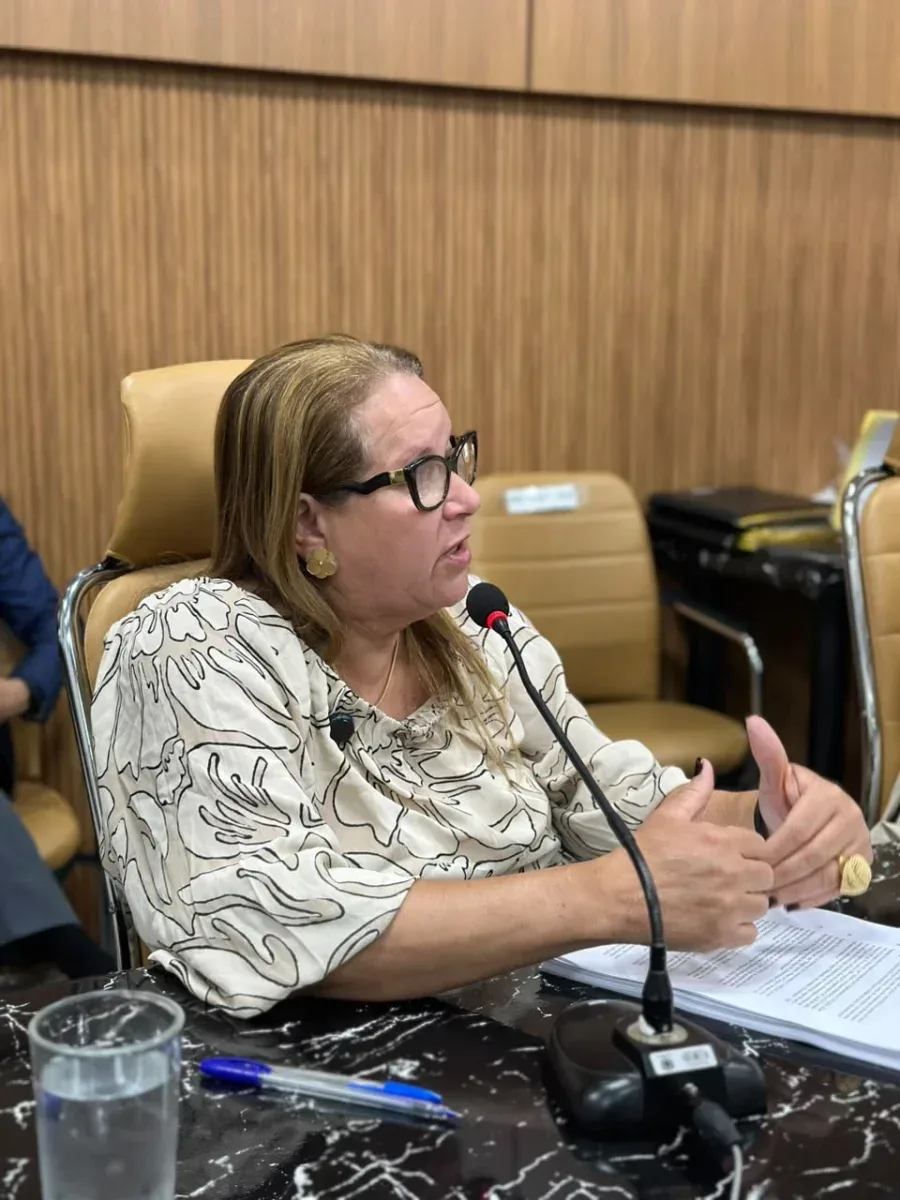 Vereadora Ellis Regina destaca articulação na revisão do PCCR da Educação e reforça papel dos sindicatos: “Vitória da valorização” Vereadora Ellis Regina destaca articulação na revisão do PCCR da Educação e reforça papel dos sindicatos: “Vitória da valorização”