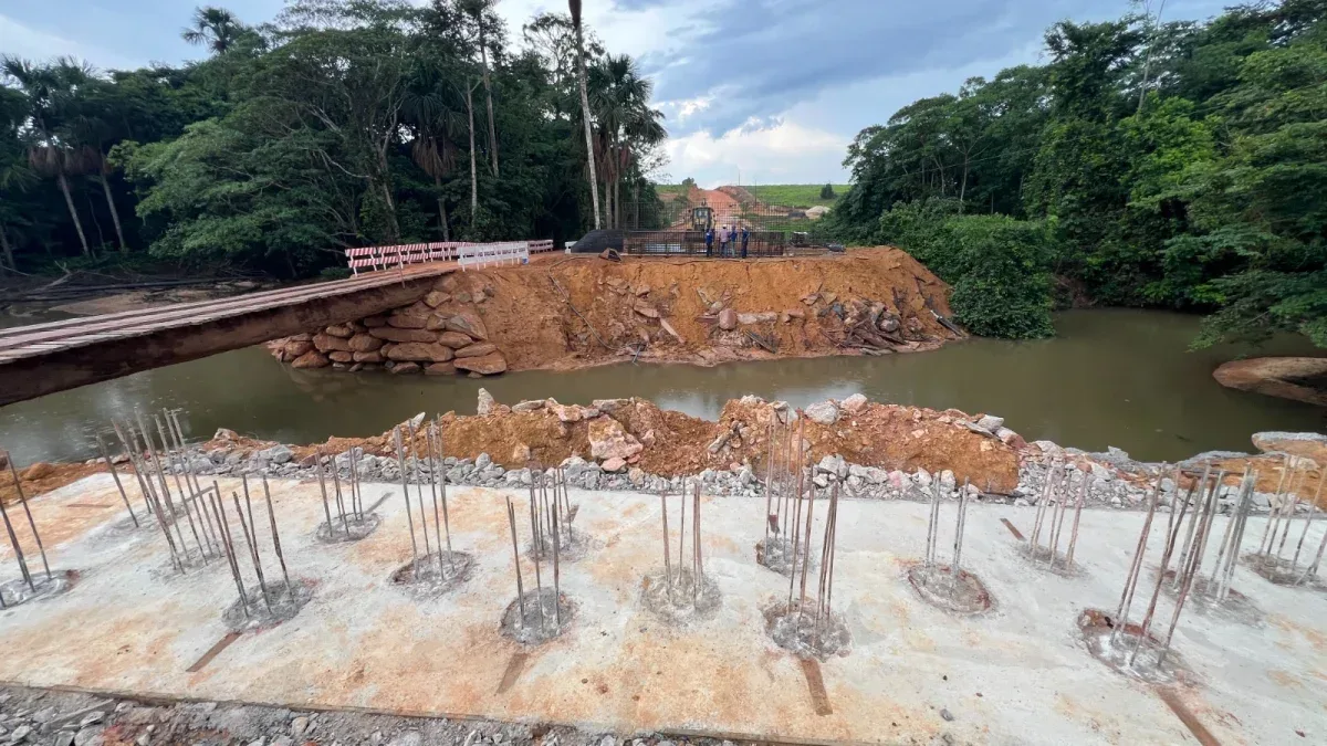 Deputado Pedro Fernandes destaca avanço da obra da ponte sobre o Rio Cujubim