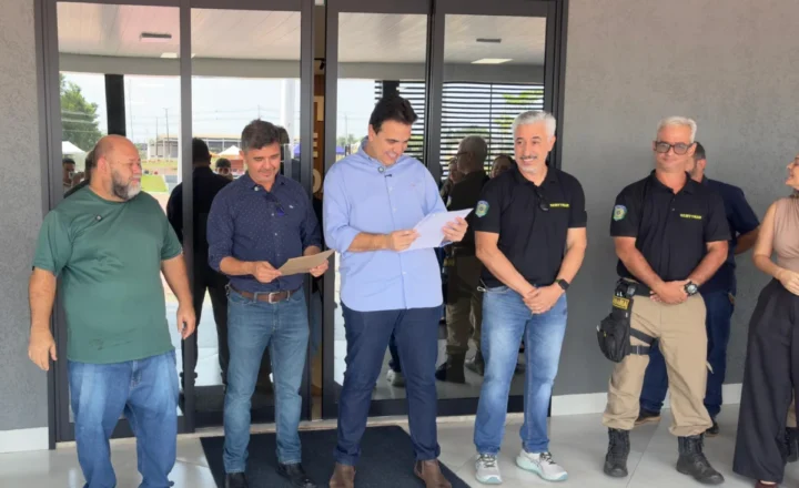 Tony Pablo entrega três viaturas à Semttran e anuncia sistema inteligente para reforçar a segurança no trânsito