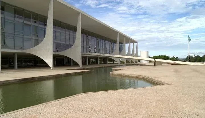 Governo estuda restringir crédito a empresas por assédio eleitoral
