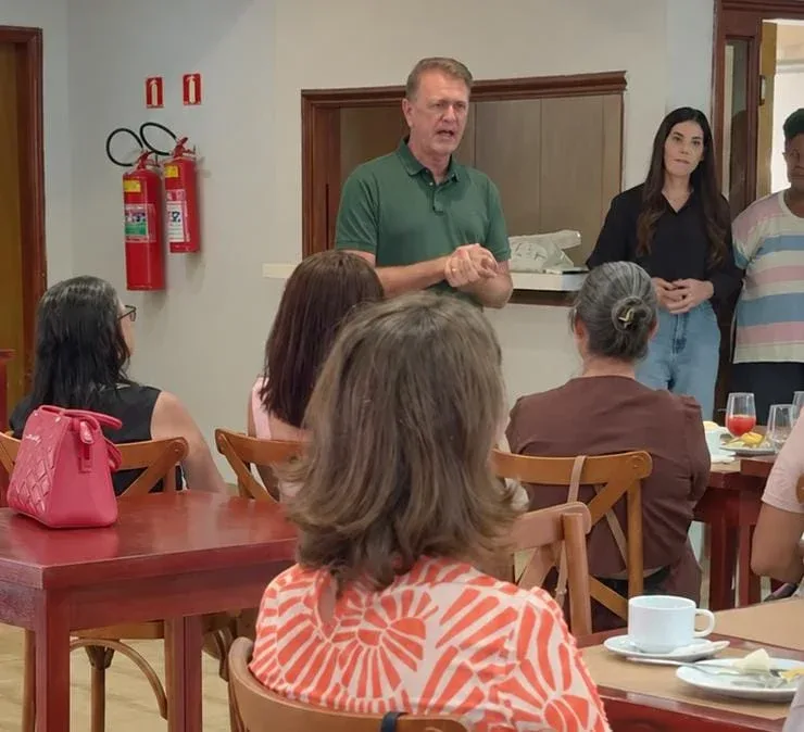 Luizinho Goebel homenageia professores e agradece apoio de educadores de Rondônia Luizinho Goebel homenageia professores e agradece apoio de educadores de Rondônia