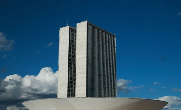 Câmara aprova aumento no limite de receita bruta do MEI