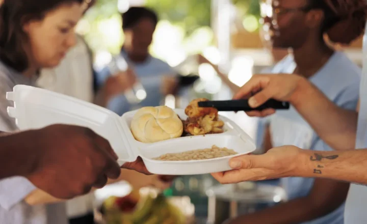 Como os benefícios alimentares contribuem para o bem-estar dos colaboradores?