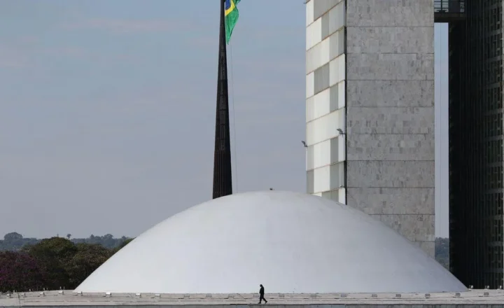Senado aprova fim da escala 6×1 e redução da jornada de trabalho