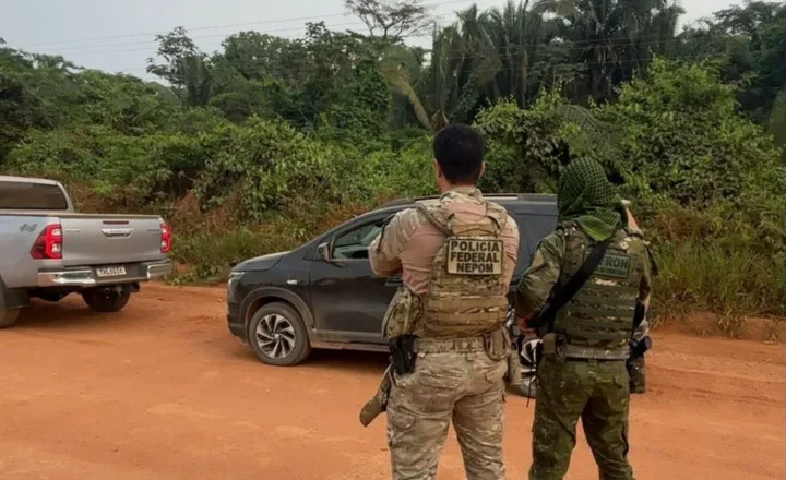 Três pessoas são presas e adolescente apreendido com carros roubados em RO
