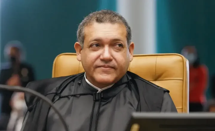 Nunes Marques suspende novos posts e seguidores no Exército do Lula