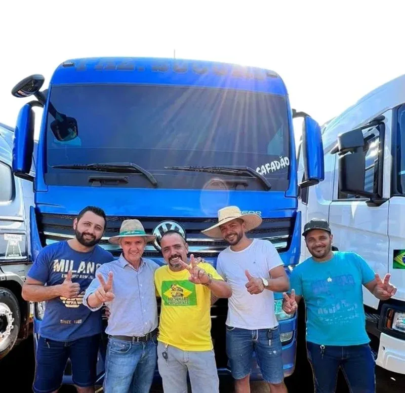 Senador Bagattoli convoca caminhoneiros a votarem em seus domicílios no 2º turno das eleições Senador Bagattoli convoca caminhoneiros a votarem em seus domicílios no 2º turno das eleições