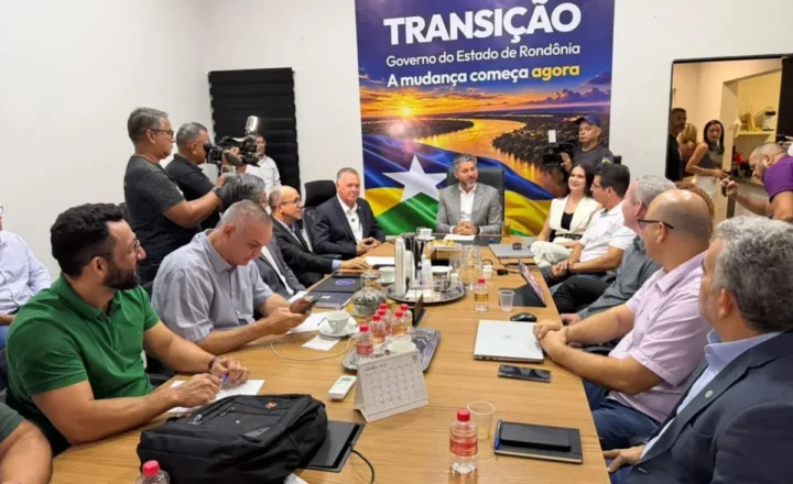 Marcos Rogério reúne equipe de transição e orienta diagnóstico para garantir continuidade dos serviços públicos