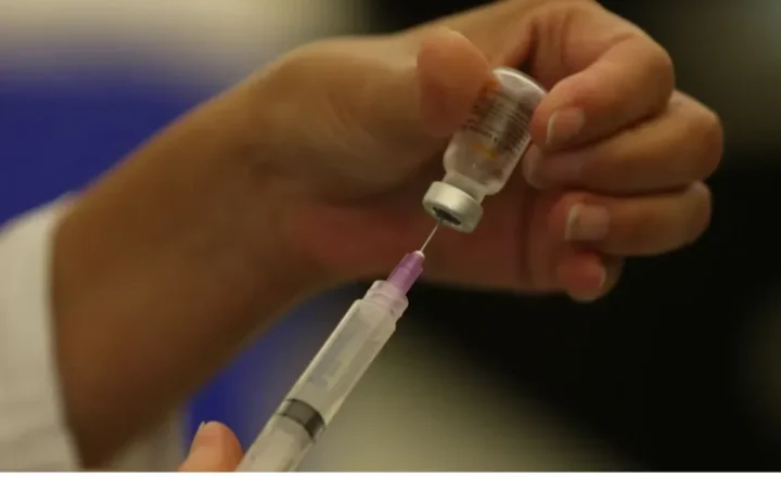 Vacina contra câncer reduz em 42% risco de morte ou retorno do melanoma