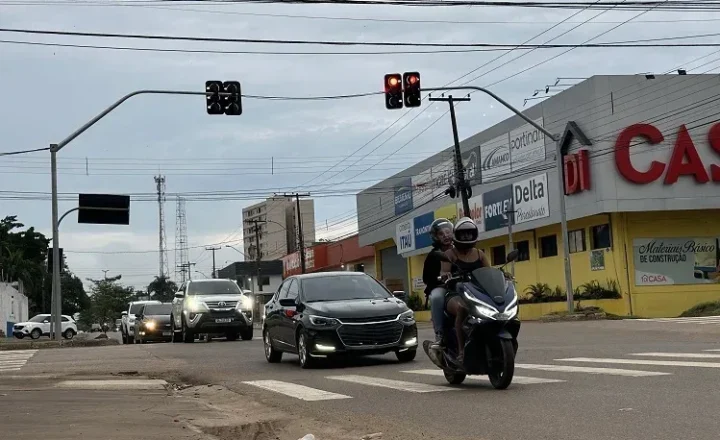 Proprietários de veículos com placa final zero devem atualizar licenciamento anual até 29 de outubro