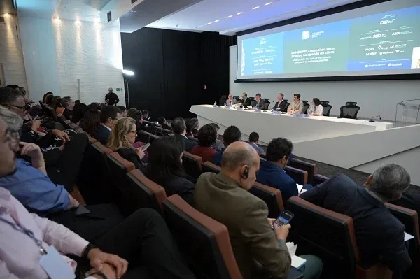 Presidente da FIERO integra mesa de abertura do evento Pré-COP31 em Brasília