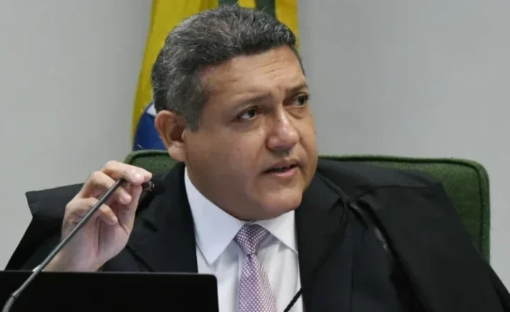Nunes Marques manda suspender “Exército do Lula” no WhatsApp por desinformação eleitoral